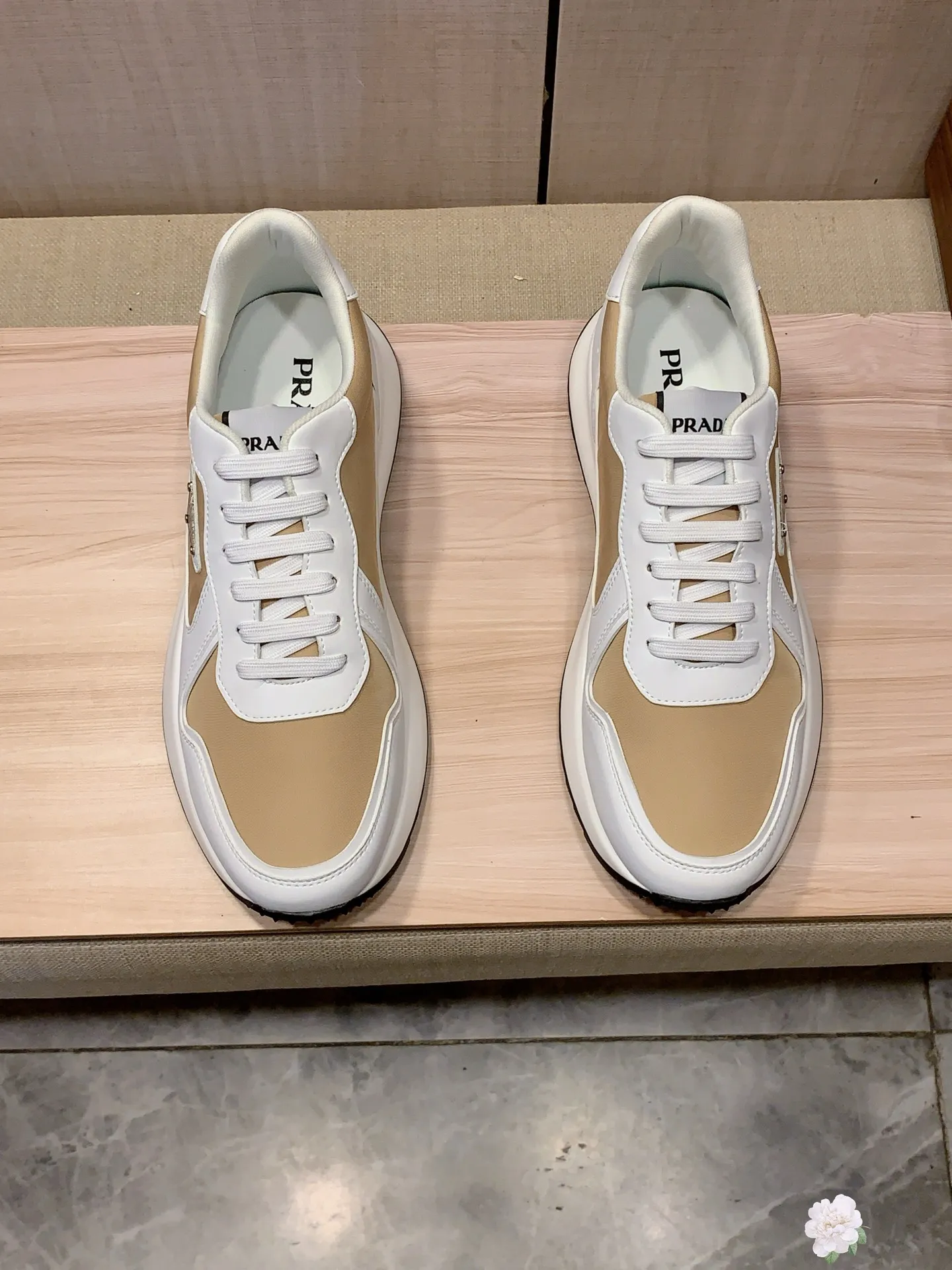 Men's men's shoes💰460💰💰🎩🎩[Lightning][Lightning] "PRADA*" The latest and most popular casual shoes, top brand [seduce] luxury ~ purchasing agency, top ~ quality. [Strong] The upper is made of imported breathable cowhide with material ➕ breathable sheepskin feet (•) and fine workmanship. The original stylish and stylish soft rubber wear-resistant and non-slip outsole is light and comfortable on the feet. The real thing looks better when photographed in person. 0121: code: 38-44, 4️⃣ colors selected